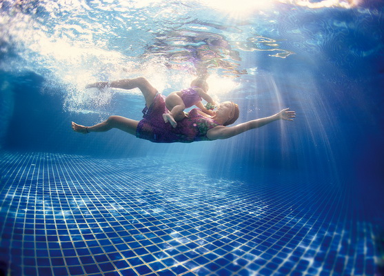 Олеся Углова, фотосъемка мам и детей под водой