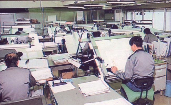 На заводе Tamron, 1970-е годы