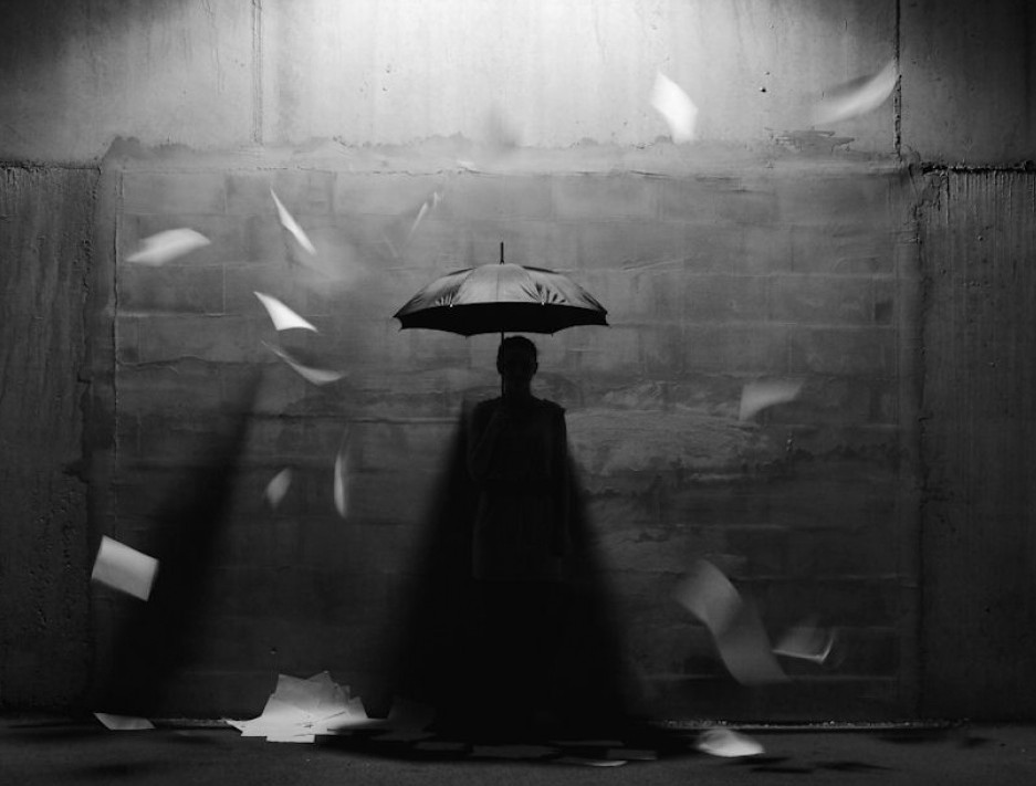 Призрак с зонтом. Автор: Michal Zahornacky