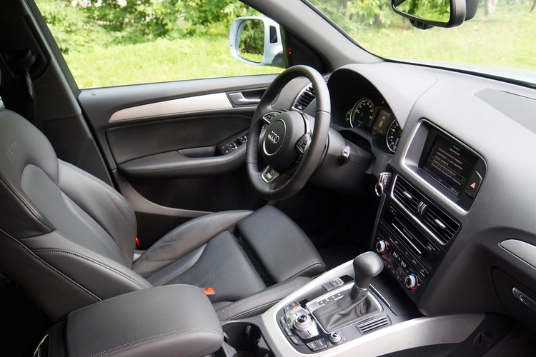 Салон Audi Q5 Hybrid
