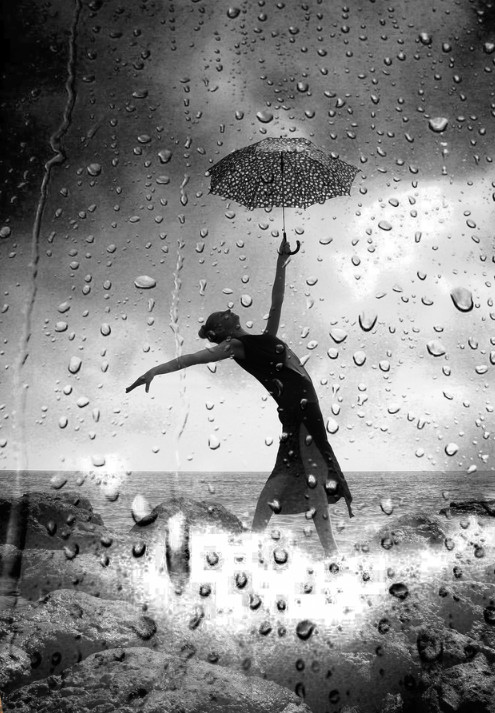 Зонт и капли дождя. Фото: Soli Art