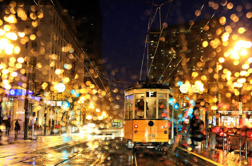 Дождь в Стамбуле. Фото: Burak Arik