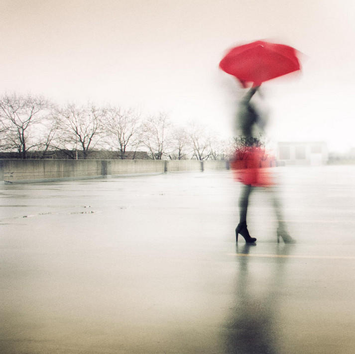 Девушка под зонтом. Фото: Tatiana Avdjiev