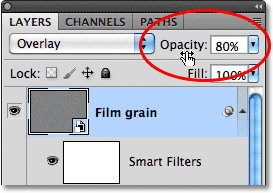 Чтобы сделать зерно менее заметным, понижаем непрозрачность слоя Film grain
