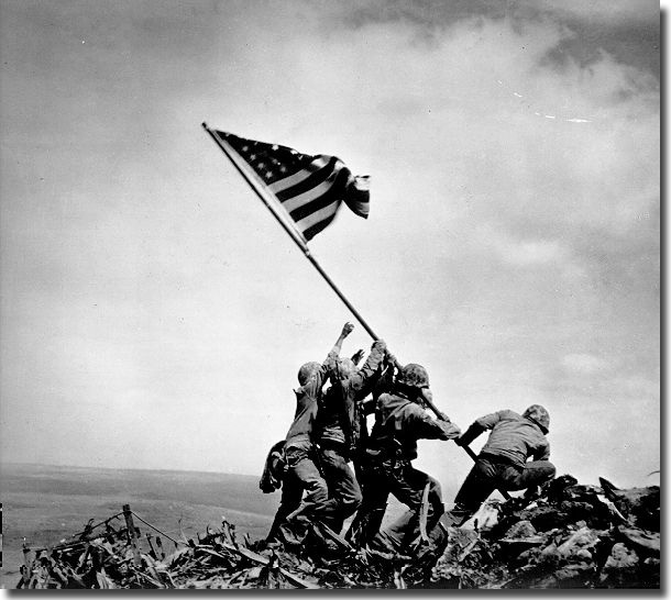 Джо Розенталь. Американский флаг над Иводзимой, 1945