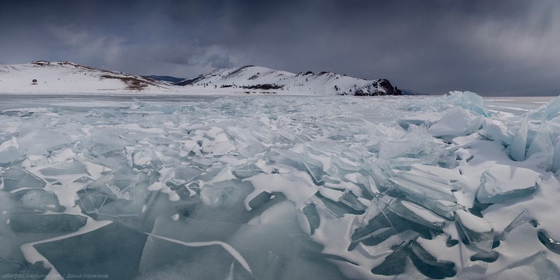 Зимние ледовые пейзажи Байкала