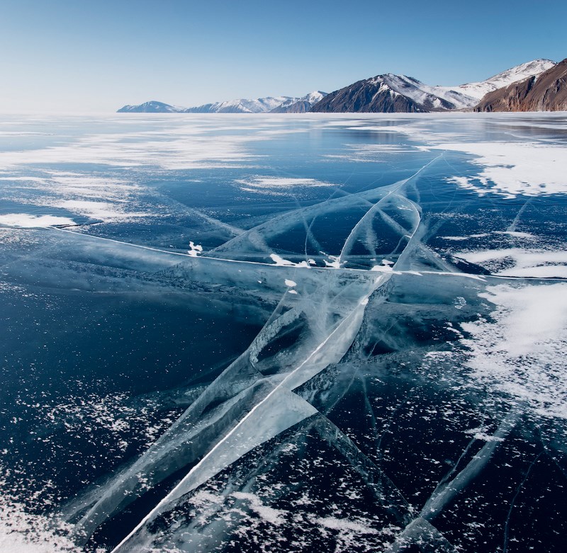Узорчатый лед Байкала