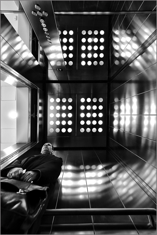 Лифт в бизнес-центре Легенда