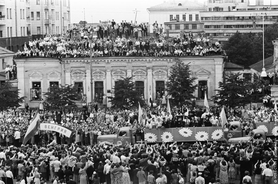 Виктор Ахломов, «Москва, Садовое кольцо, VI Всемирный фестиваль молодежи и студентов», 1957 г.