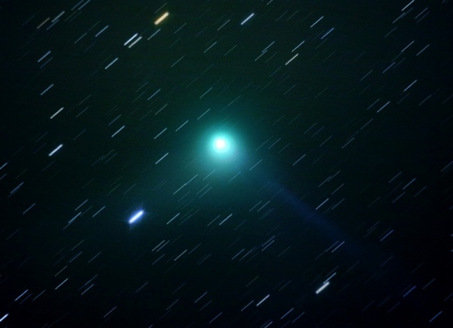 Рекомендация жюри: «Комета Гаррадда C/2009 R1». (Graham Relf/Astronomy Photographer of the Year)