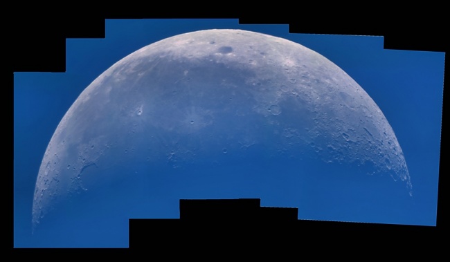 Второе место: «Дневная лунная мозаика». (Laurent V. Joli-Coeur/Astronomy Photographer of the Year) 