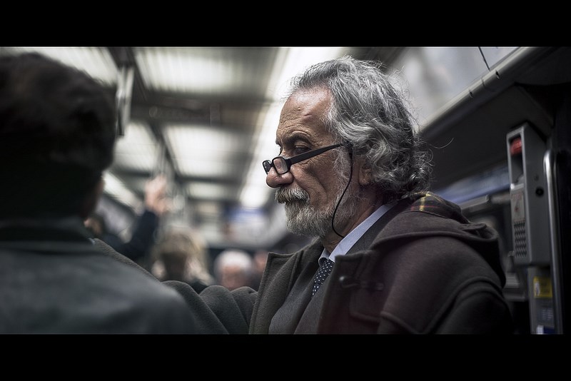 Фото на Гелиос, Fabien Petit. Портрет мужчины в метро