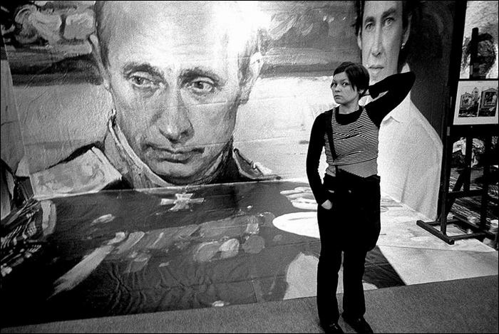 Плакат с портретом Путина. Фото - Вадим Савраев