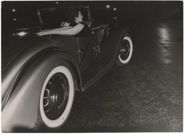 Андре Штайнер. Съемка для автомобильного салона, 1935 г. Бромосеребряно-желатиновый отпечаток. © Nicole Bajolet-Steiner