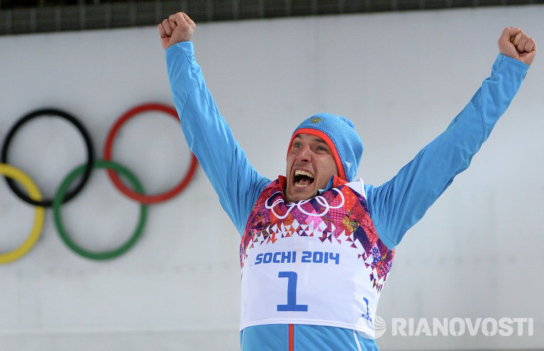 Евгений Гараничев (Россия), завоевавший бронзовую медаль в индивидуальной гонке на соревнованиях по биатлону среди мужчин в Сочи 