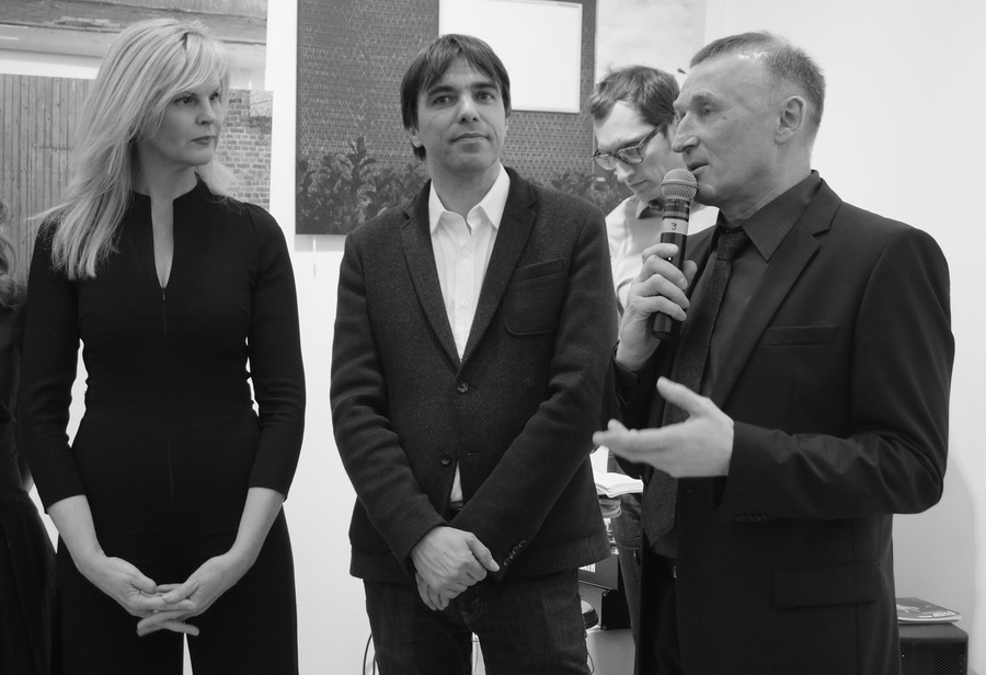 Слева направо: фотограф Pascale Dobbelaere, куратор бельгийской галереи Shakalaka Peter Monbailleu и руководитель проекта Владимир Чикин