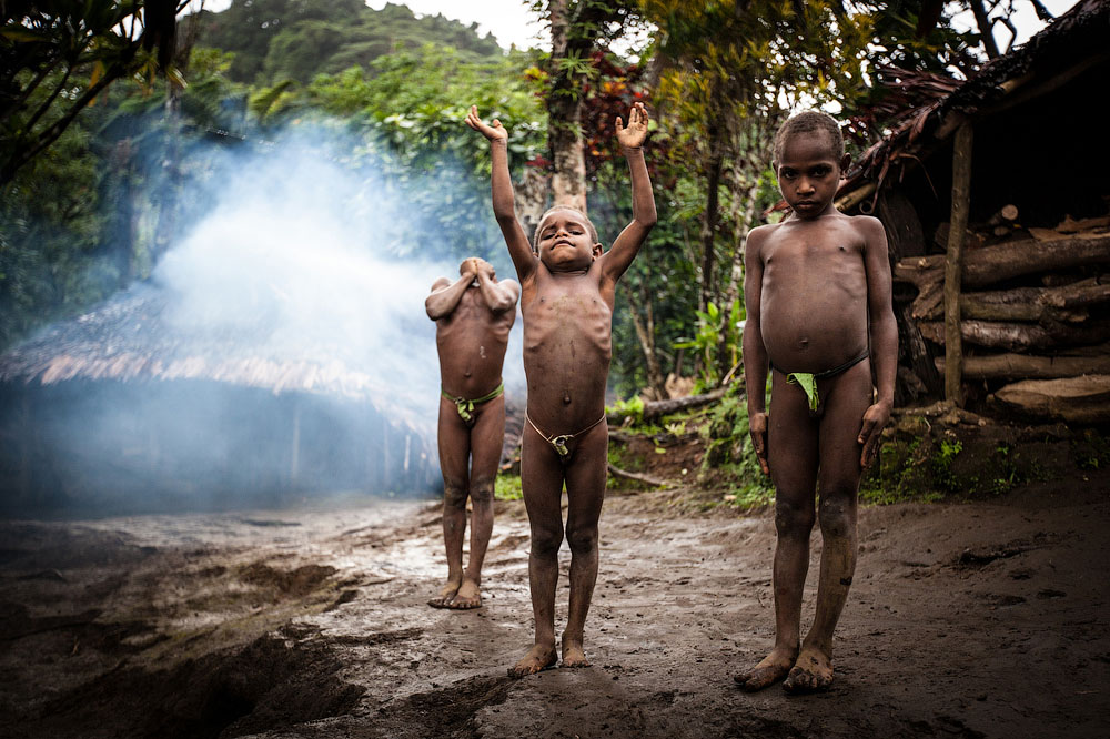 Дети из племени саа. Место съёмки: Ратап, Вануату. Номинация: National Awards, Франция, 3 место. (Valerie Labadie/2014 Sony World Photography Awards)