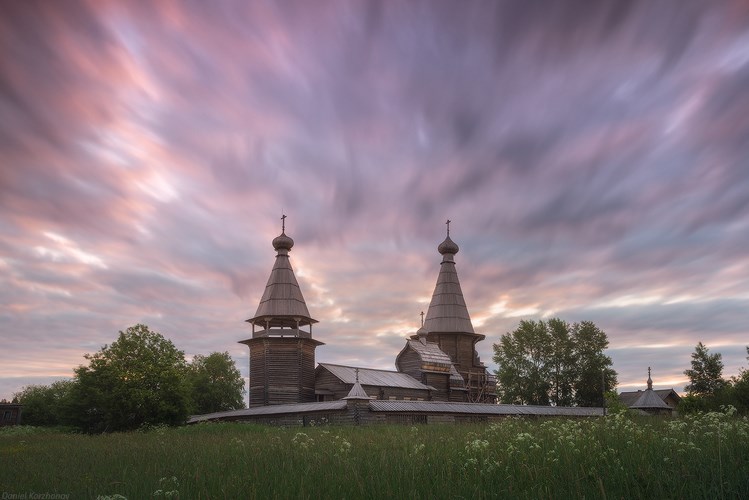 Кенозеро, церковь, вечер. Фото Даниила Коржонова 