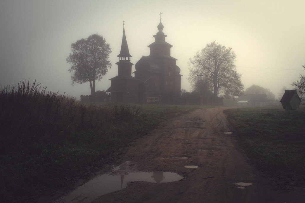 Церковь Иоанна Богослова на реке Ишне. Автор: Сергей Демидов