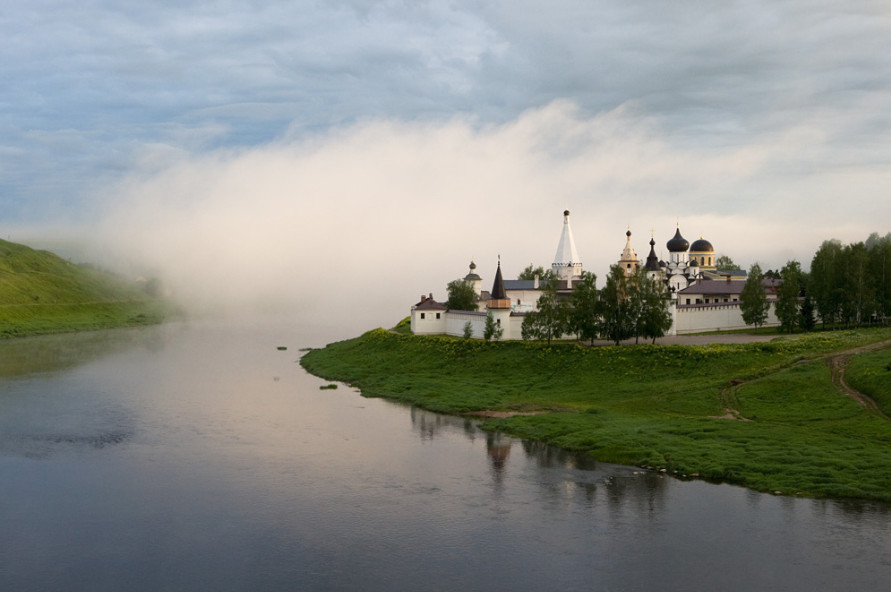 Свято-Успенский монастырь, Тверская область. Автор: Valery Pchelintsev