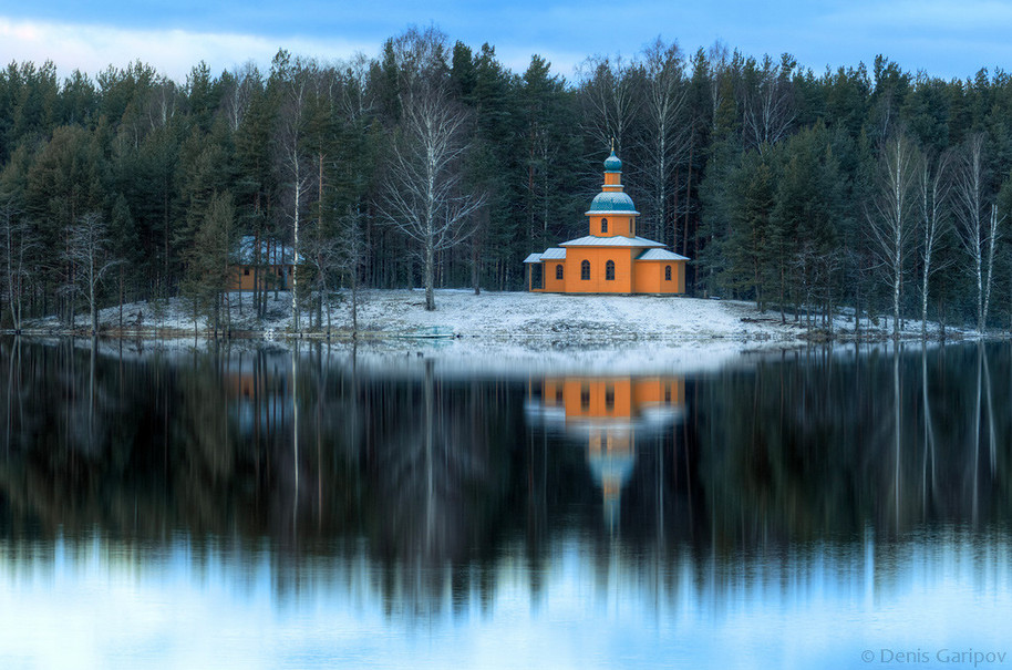 Фото: Денис Гарипов, Церковь Пантелеимона на Рощинском озере