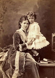 Цесаревна Мария Федоровна с сыном Ники. Сергей Левицкий.