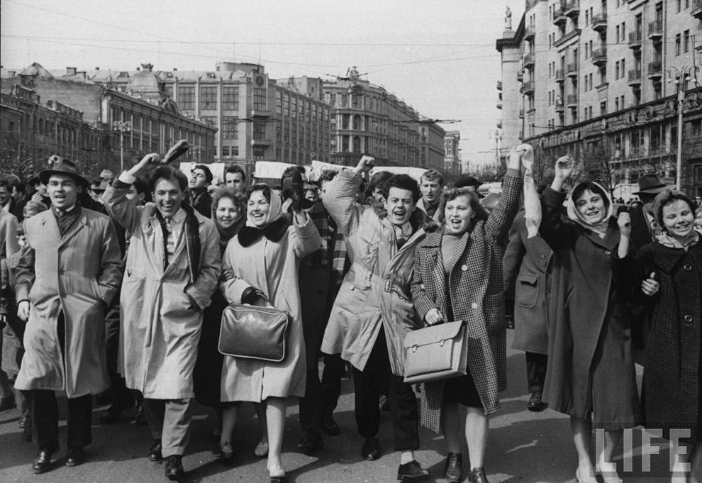 Праздник в честь полета Юрия Гагарина в космос, апрель 1961 года, Москва. Журнал "Life"