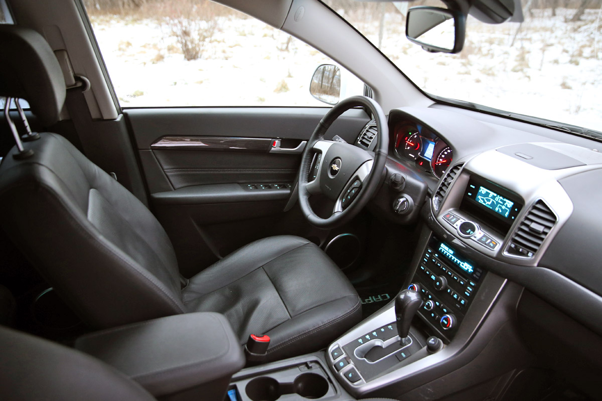 Chevrolet Captiva 2,2 D, салон. Фото Владимира Повшенко