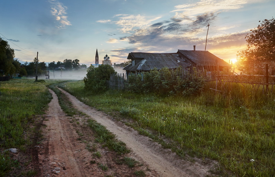 Сергей Сутковой. Рассвет в селе Осенево. Ярославская область, июнь 2015